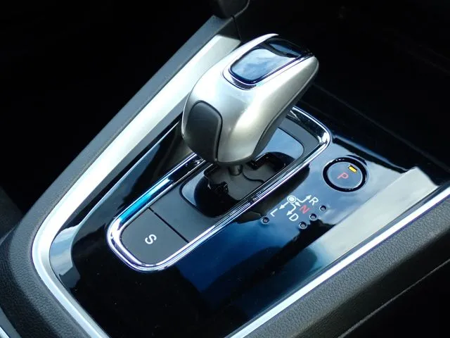 シャトル　ハイブリッド（ホンダ）の車両写真