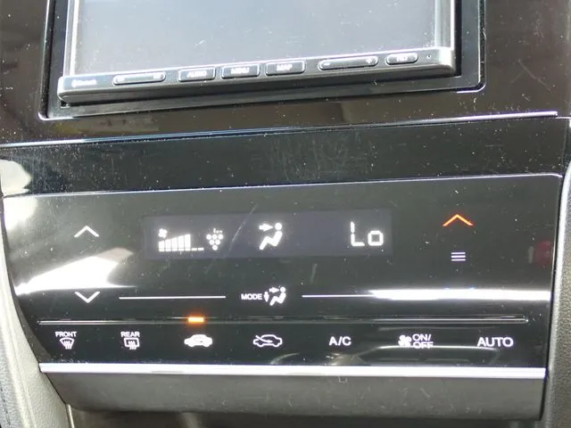 シャトル　ハイブリッド（ホンダ）の車両写真