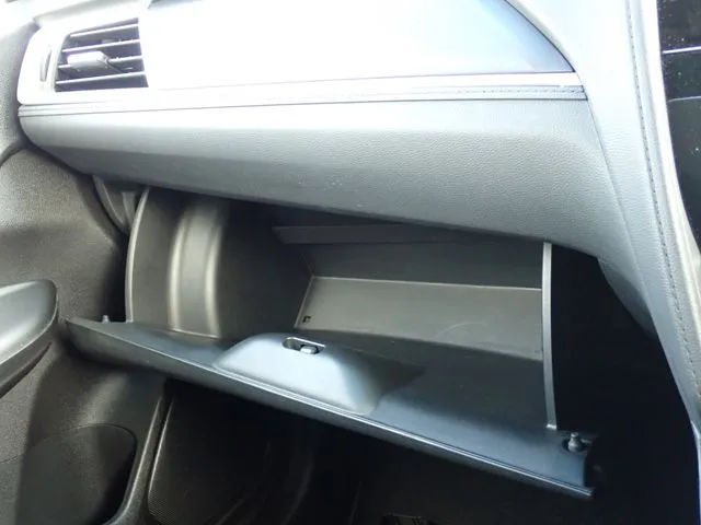 シャトル　ハイブリッド（ホンダ）の車両写真