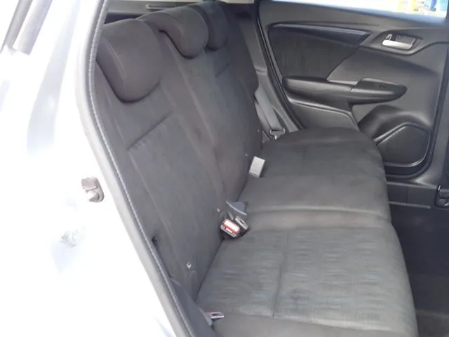 シャトル　ハイブリッド（ホンダ）の車両写真