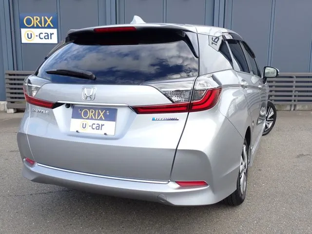 シャトル　ハイブリッド（ホンダ）の車両写真