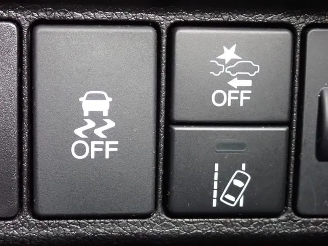 シャトル　ハイブリッド（ホンダ）の車両写真