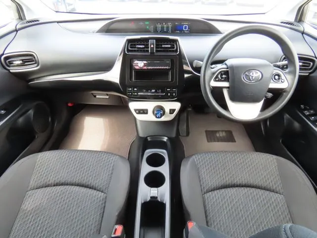 トヨタ　プリウス