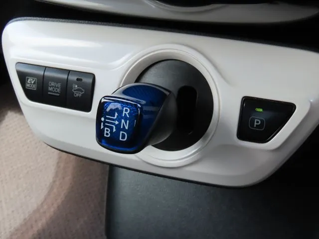 トヨタ　プリウス