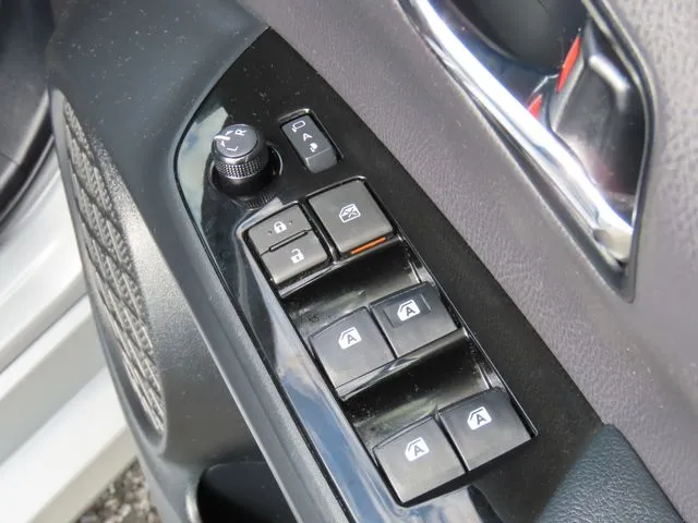 トヨタ　プリウス