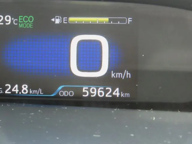 トヨタ　プリウス