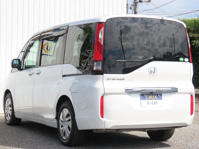 ステップワゴン（ホンダ）の車両写真