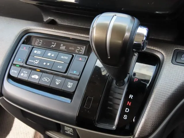 ステップワゴン（ホンダ）の車両写真