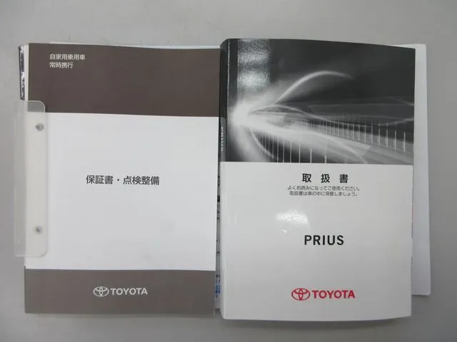 プリウス(トヨタ)の車両写真