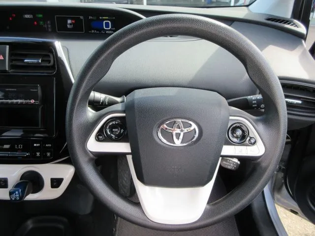 プリウス(トヨタ)の車両写真