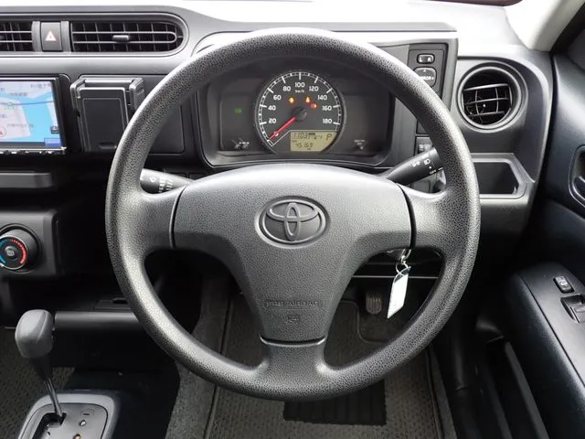 サクシードバン　２ＷＤ（トヨタ）の車両写真