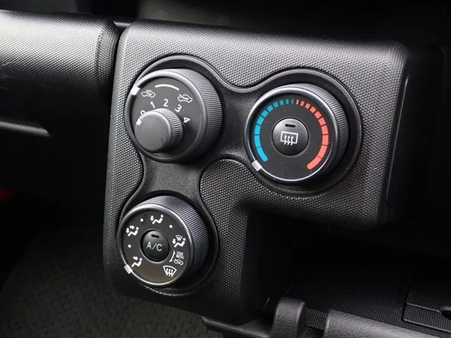 サクシードバン　２ＷＤ（トヨタ）の車両写真