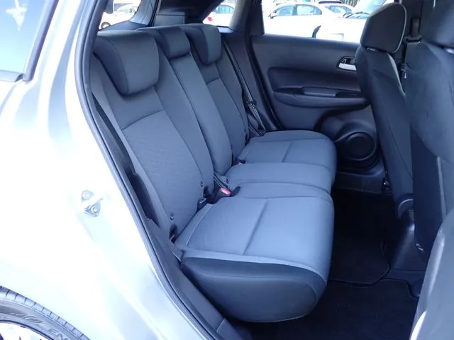 フィット　ｅ：ＨＥＶ　４ＷＤ（ホンダ）の車両写真