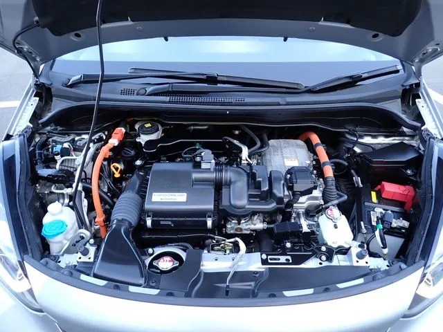 フィット　ｅ：ＨＥＶ　４ＷＤ（ホンダ）の車両写真