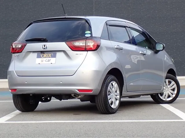 フィット　ｅ：ＨＥＶ　４ＷＤ（ホンダ）の車両写真