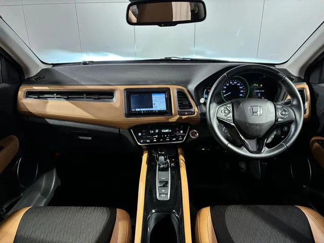 ヴェゼル　ハイブリッド（ホンダ）の車両写真