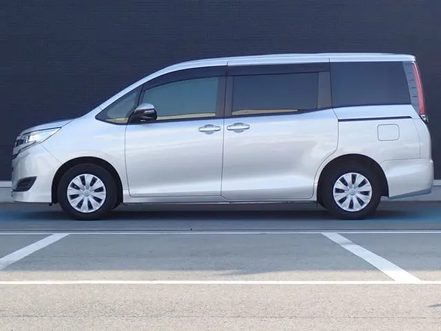 ノア（トヨタ）の車両写真