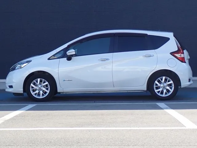 ノート（ニッサン）の車両写真