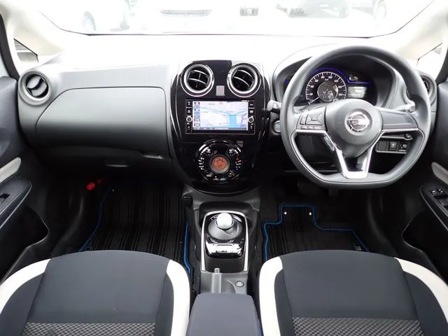 ノート（ニッサン）の車両写真