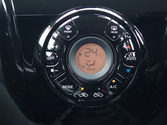 ノート（ニッサン）の車両写真