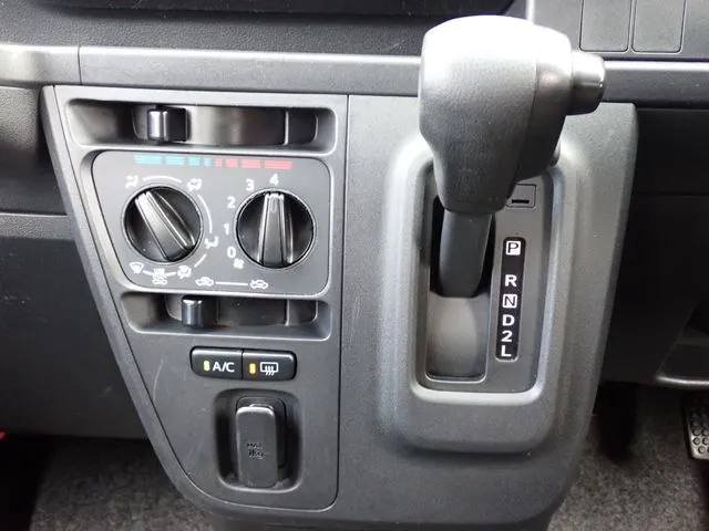 ダイハツ　ハイゼットカーゴ