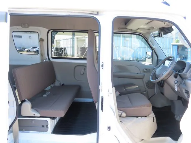 エブリイバン（スズキ）の車両写真