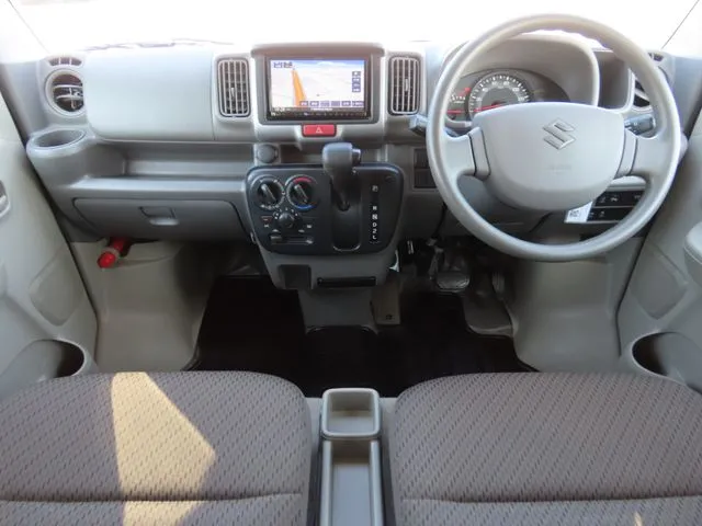 エブリイバン（スズキ）の車両写真