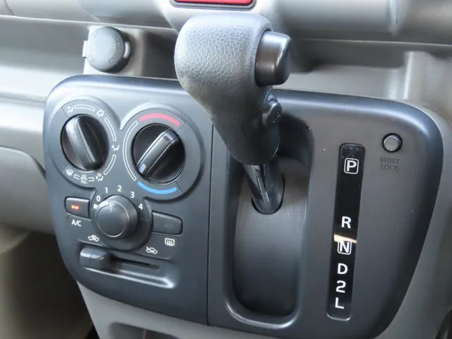 エブリイバン（スズキ）の車両写真