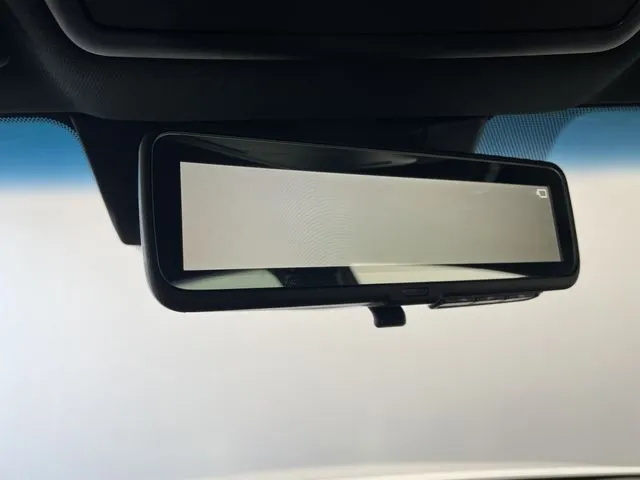 クラウン　セダン　ハイブリッド（トヨタ）の車両写真