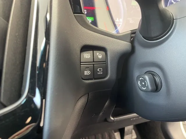 クラウン　セダン　ハイブリッド（トヨタ）の車両写真