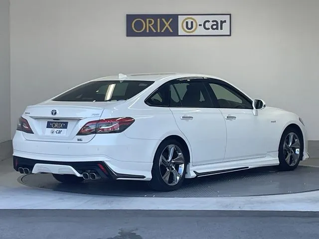 クラウン　セダン　ハイブリッド（トヨタ）の車両写真