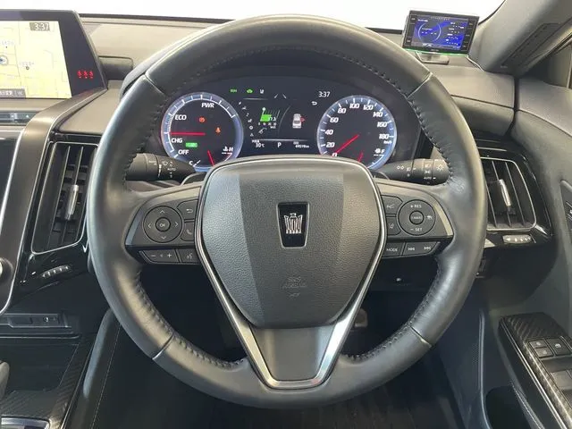 クラウン　セダン　ハイブリッド（トヨタ）の車両写真