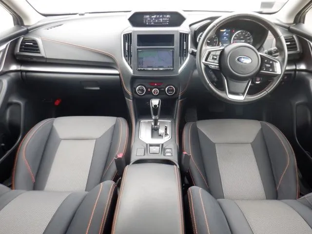 ＳＵＢＡＲＵ　ＸＶ（スバル）の車両写真