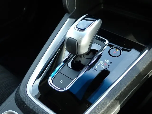 シャトル　ハイブリッド（ホンダ）の車両写真