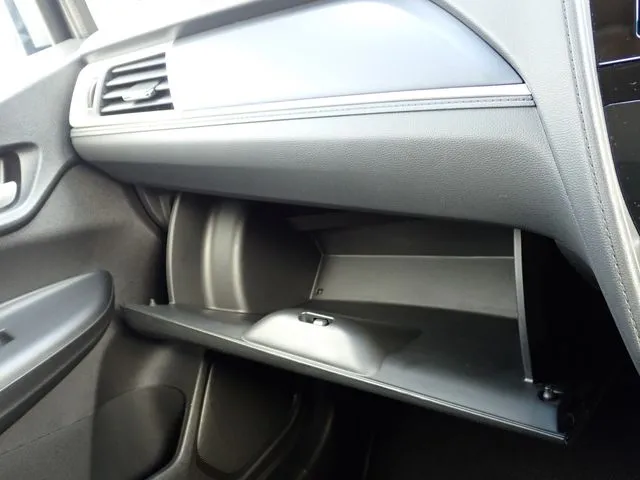 シャトル　ハイブリッド（ホンダ）の車両写真