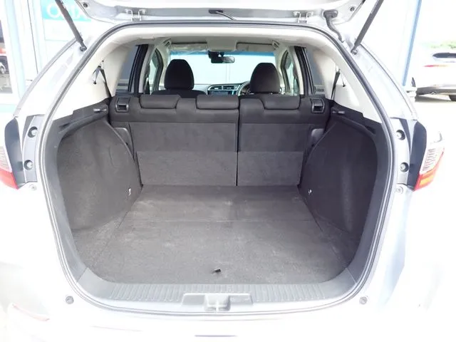 シャトル　ハイブリッド（ホンダ）の車両写真