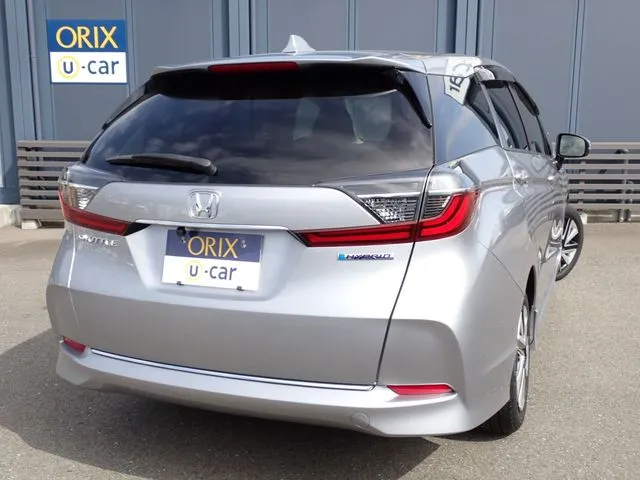 シャトル　ハイブリッド（ホンダ）の車両写真