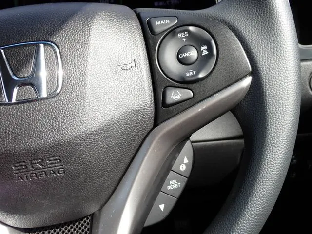 シャトル　ハイブリッド（ホンダ）の車両写真