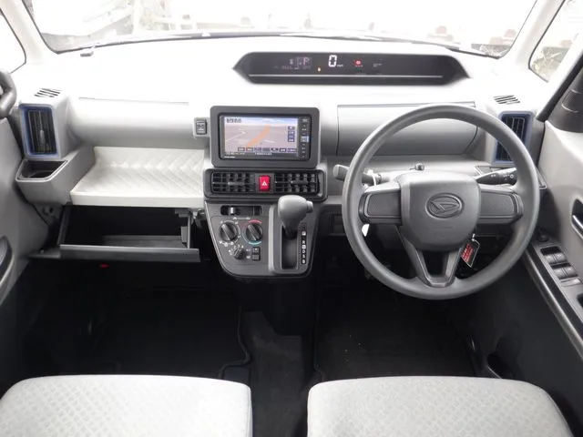 タント（ダイハツ）の車両写真