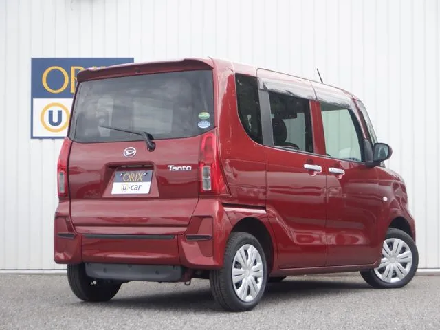 タント（ダイハツ）の車両写真