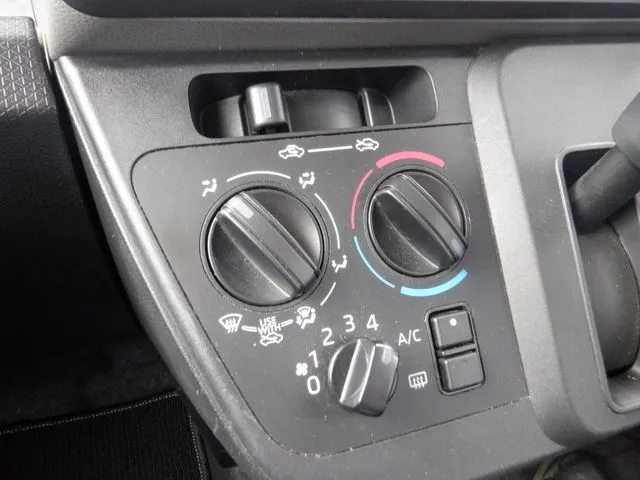 タント（ダイハツ）の車両写真