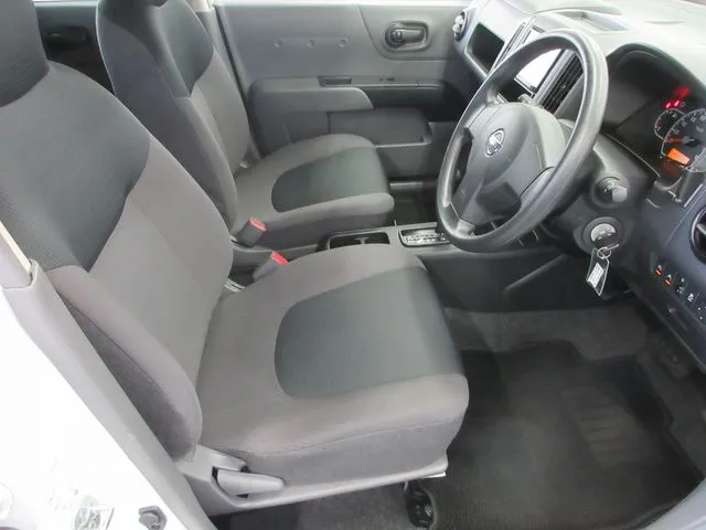 ニッサン　ＮＶ１５０　ＡＤ　４ＷＤ