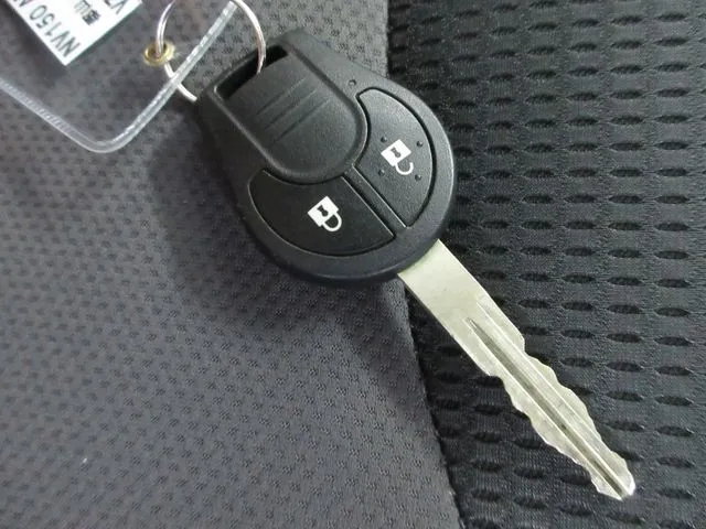 ニッサン　ＮＶ１５０　ＡＤ　４ＷＤ