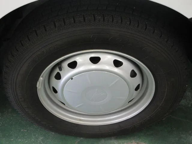 ニッサン　ＮＶ１５０　ＡＤ　４ＷＤ