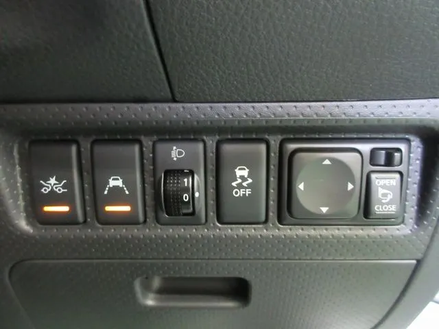 ニッサン　ＮＶ１５０　ＡＤ　４ＷＤ