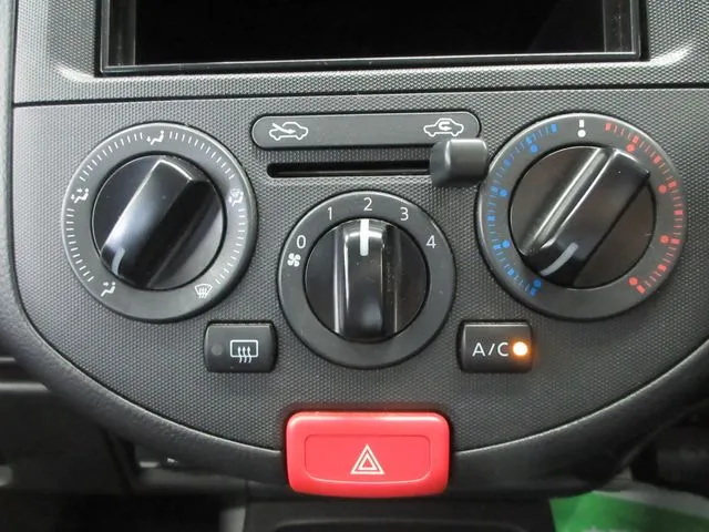 ニッサン　ＮＶ１５０　ＡＤ　４ＷＤ