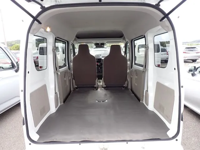 エブリイバン（スズキ）の車両写真