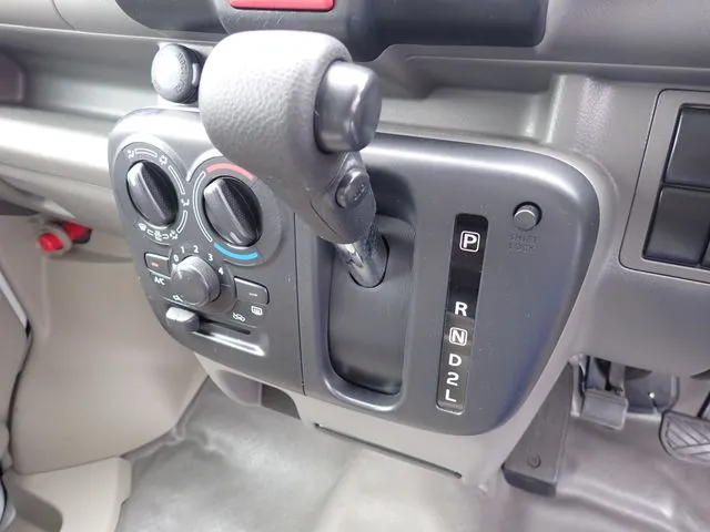 エブリイバン（スズキ）の車両写真