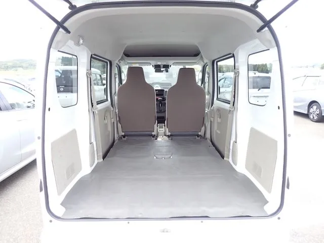 エブリイバン（スズキ）の車両写真