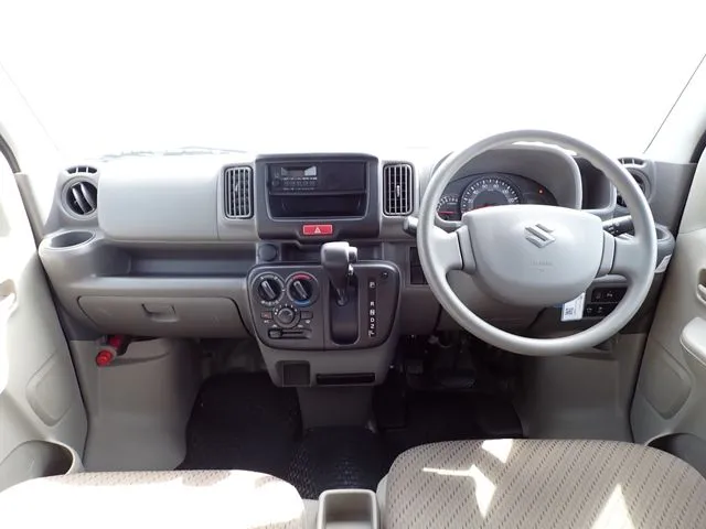 エブリイバン（スズキ）の車両写真